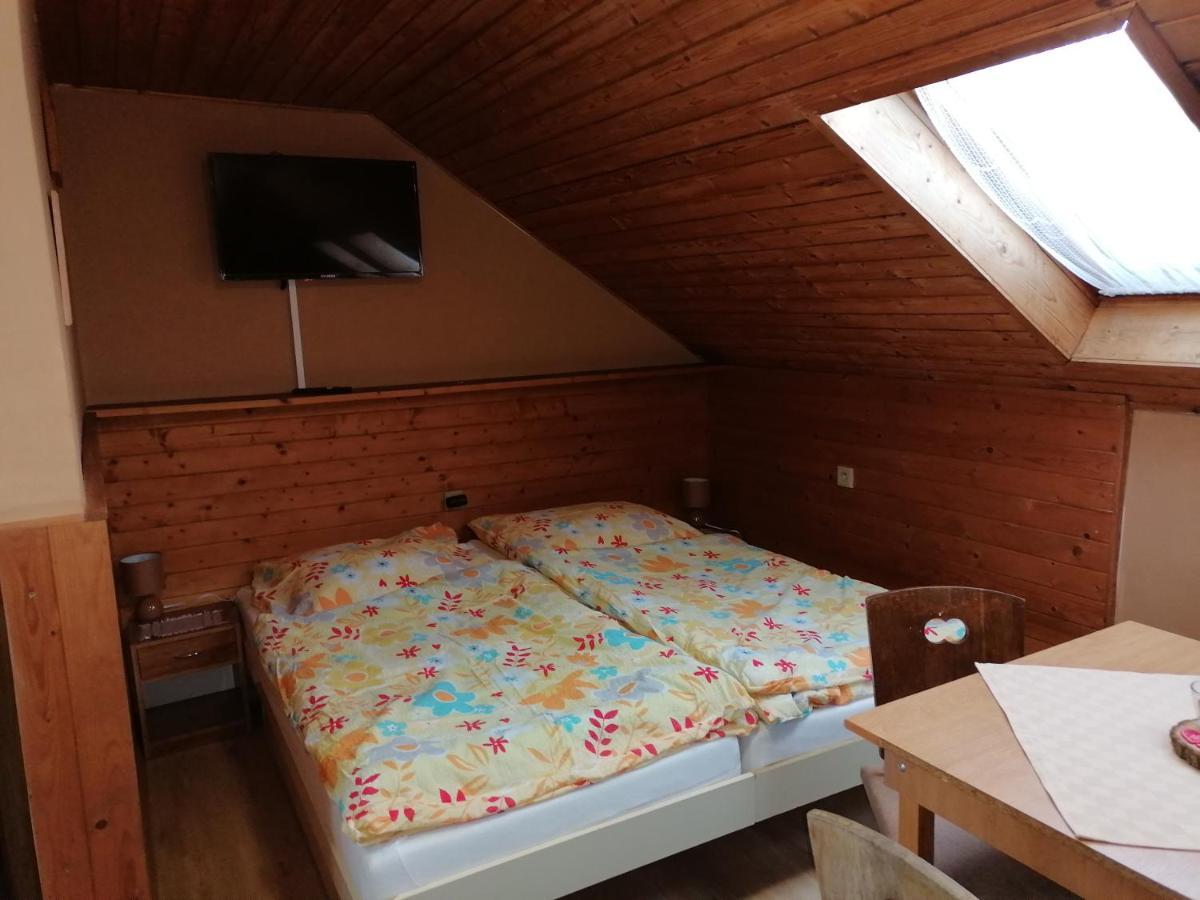 Hotel Privát Zvonček Terchová Esterno foto